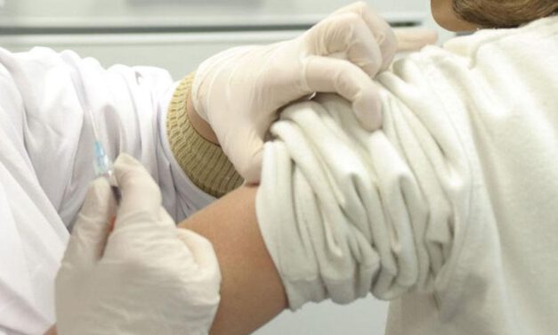 Investigan en Sevilla llamadas a mayores ofreciéndoles la vacuna en su casa