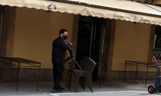 La Junta pide al Gobierno que exima de impuestos a los sectores obligados al cierre