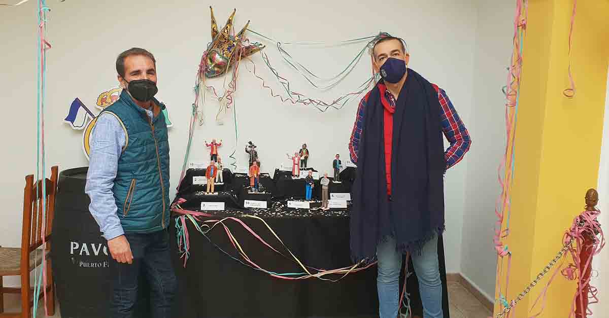 Exposición carnavalesca de Manuel Díaz, 'Lolo el bombero', en la Peña Madridista