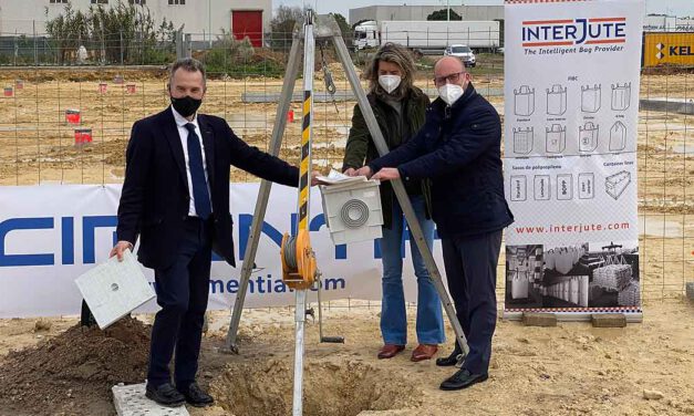 La multinacional Interjute Ibérica coloca su primera piedra en su nave de El Puerto