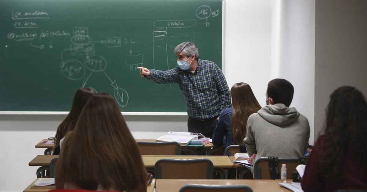 Abierto el plazo para optar a un puesto de profesor de matemáticas en El Puerto
