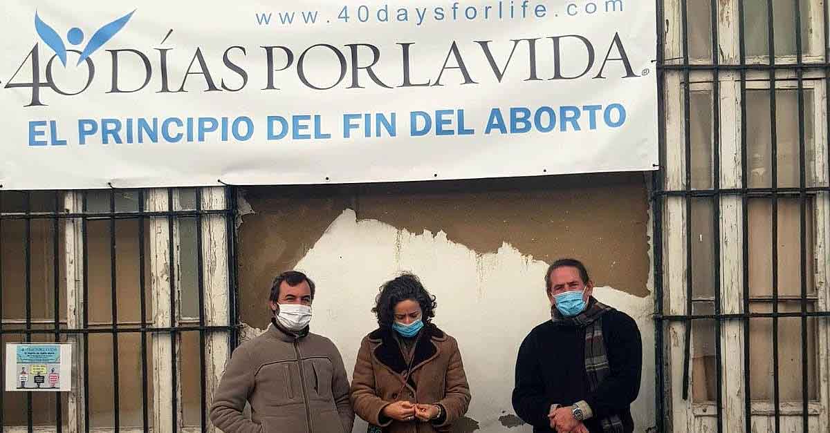 Vox El Puerto condena el robo de carteles sufrido por los voluntarios de 40 Días por la Vida