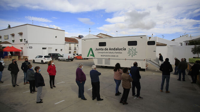 Andalucía suma 610 casos, dato más bajo en dos meses, y 12 muertos