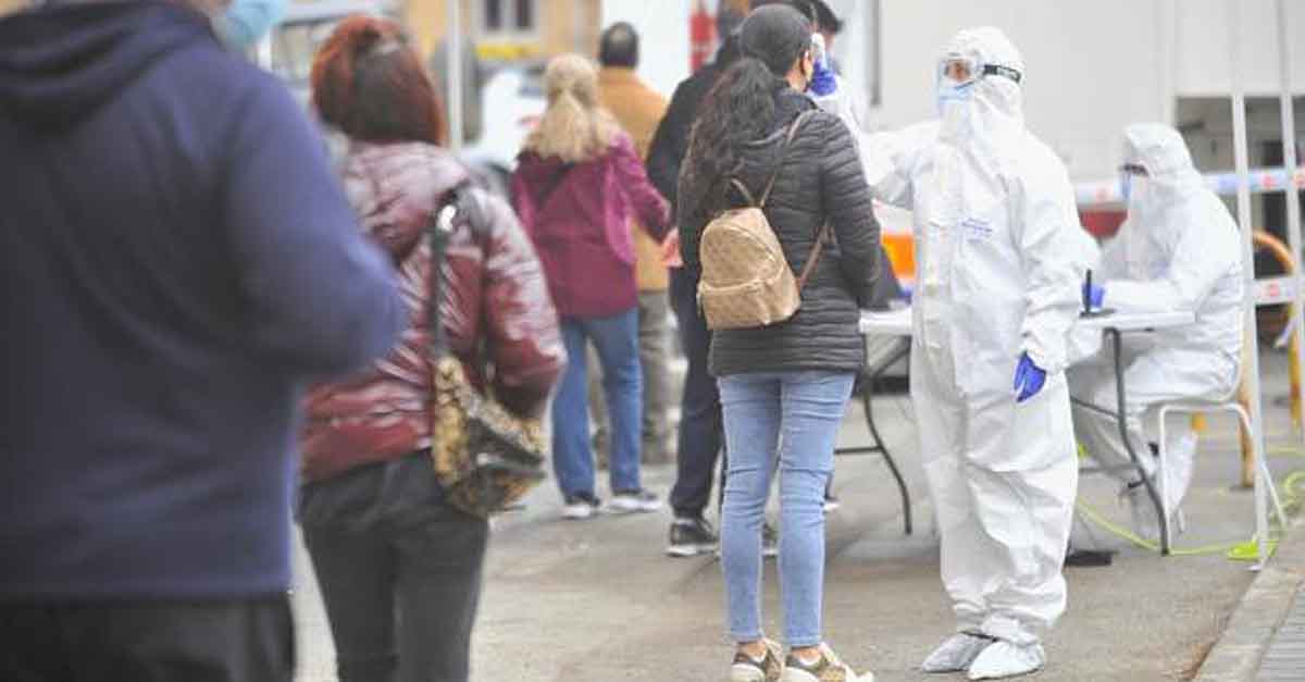 La Junta, preocupada por el frenazo de la caída de los contagios y por la cepa británica