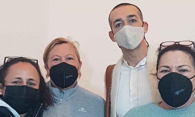 Calleja se reúne con la Asociación de Vecinos del Poblado de Doña Blanca