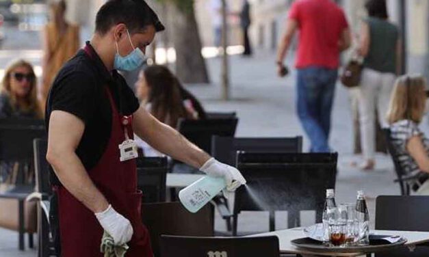 Marín avisa de que la Junta no ampliará horarios "por presiones"