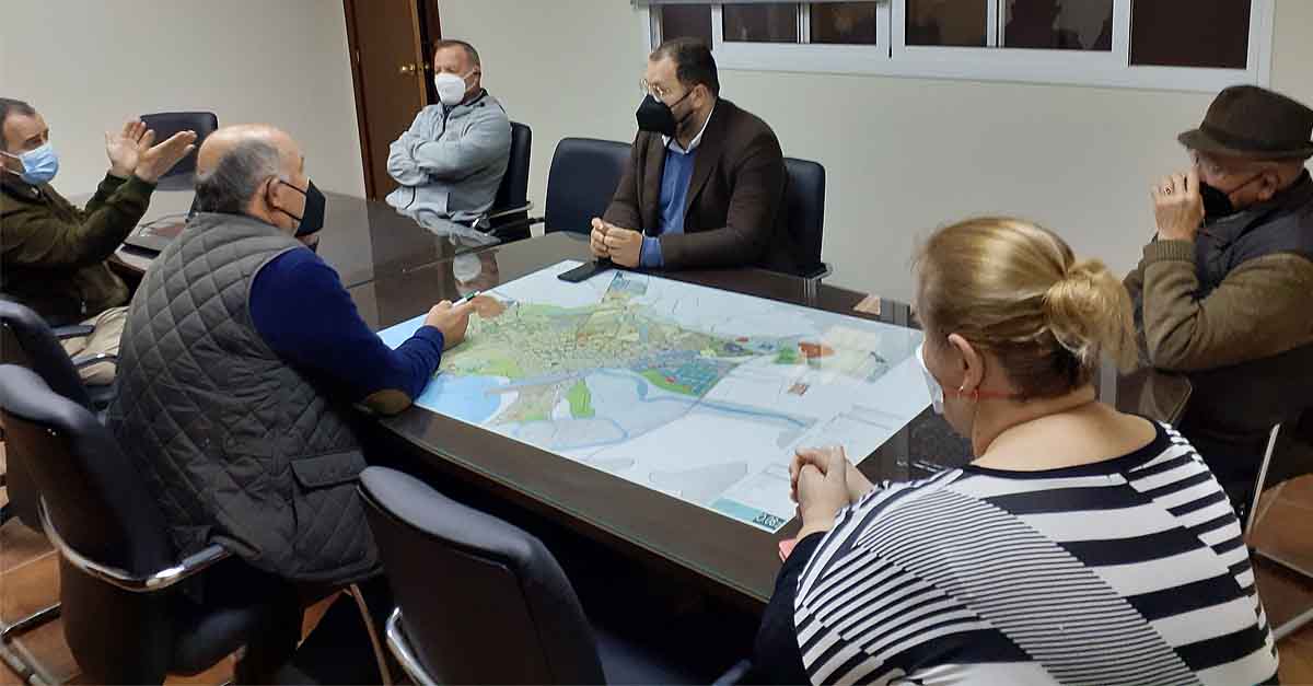 Bello mantiene un encuentro con la Comunidad de Regantes de la margen derecha del Guadalete