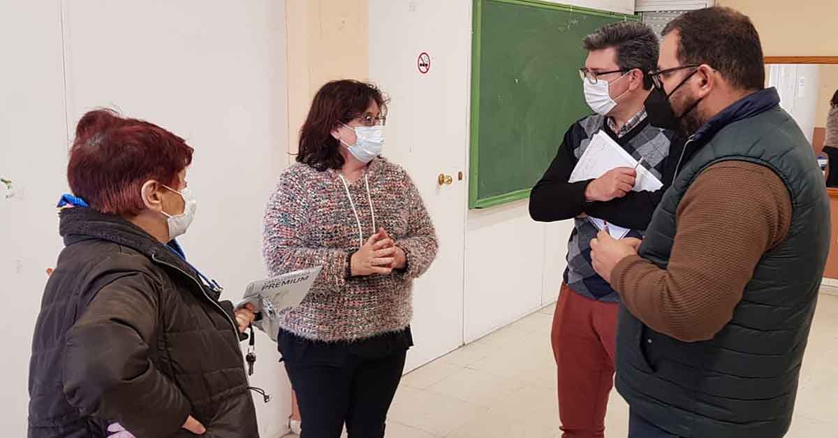 Bello se reúne con la Asociación de Vecinos La Gobernaora