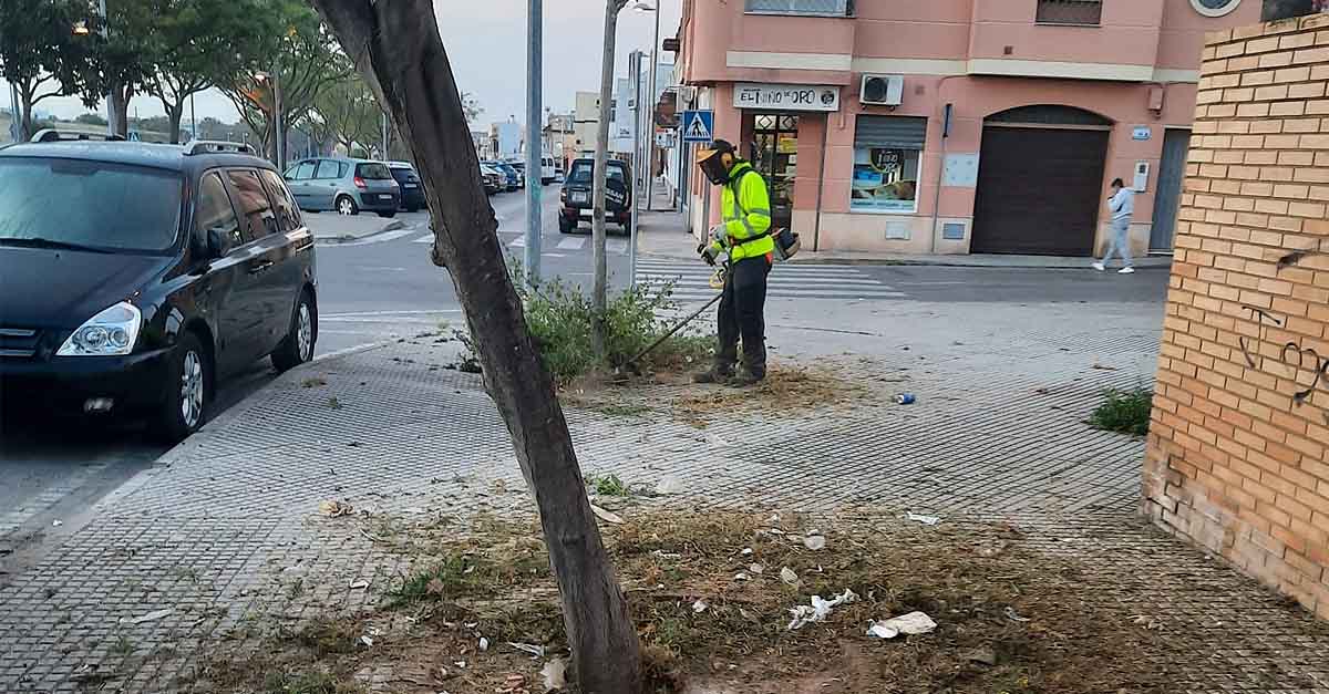 Medio Ambiente avanza en la campaña de desbroce de espacios urbanos