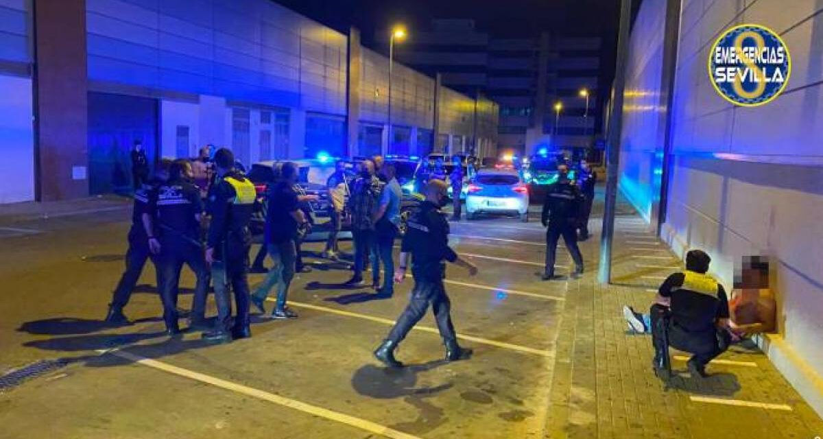 Un policía herido y botellones en la primera madrugada en Sevilla sin estado de alarma