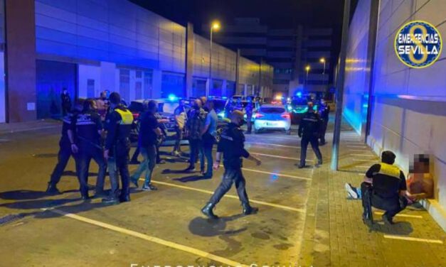 Un policía herido y botellones en la primera madrugada en Sevilla sin estado de alarma