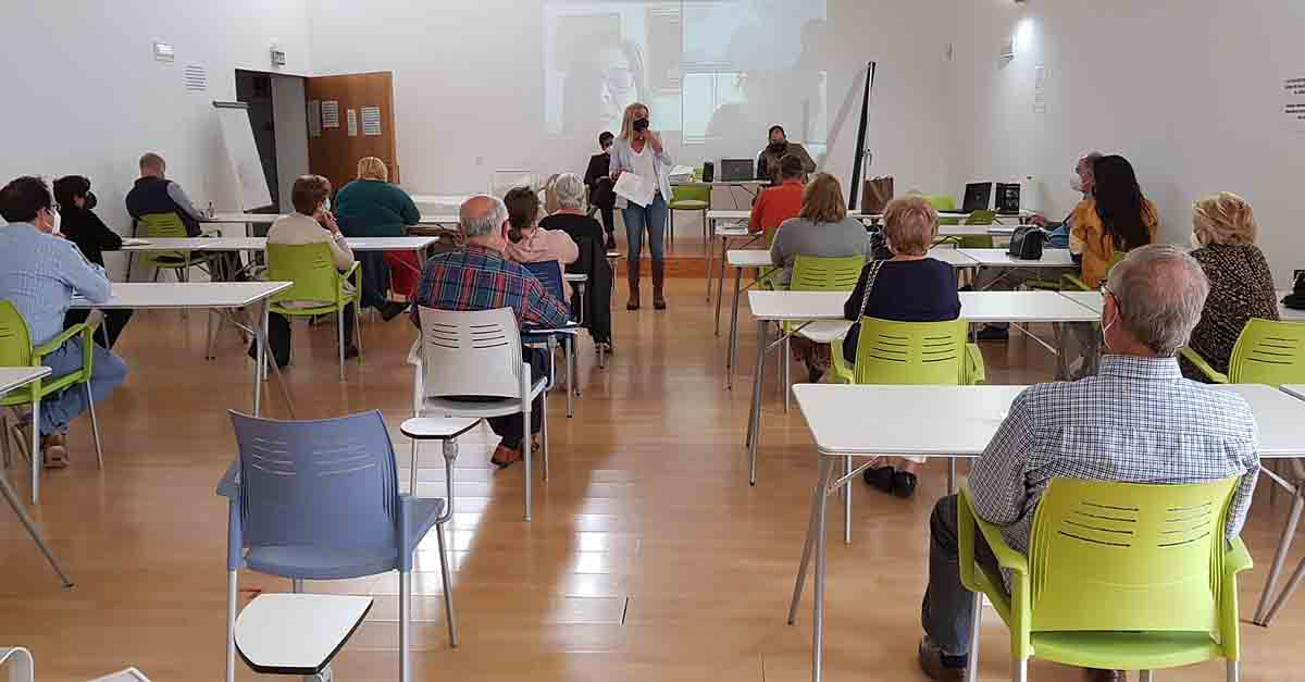 Gobierno local, Flave y colectivos sociales se reúnen para abordar el impago de las subvenciones