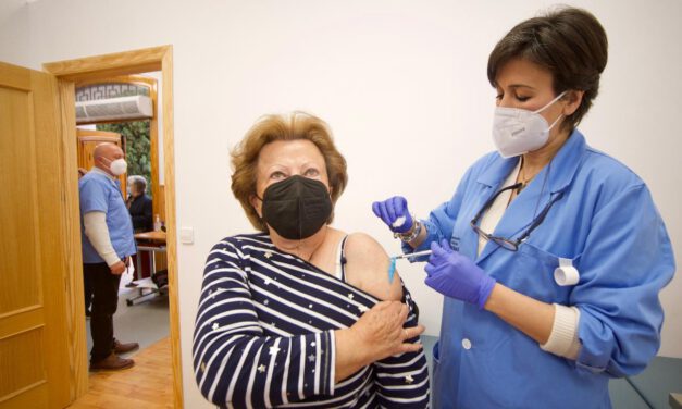 El 29% de los andaluces mayores de 16 años ya tiene al menos una dosis de la vacuna