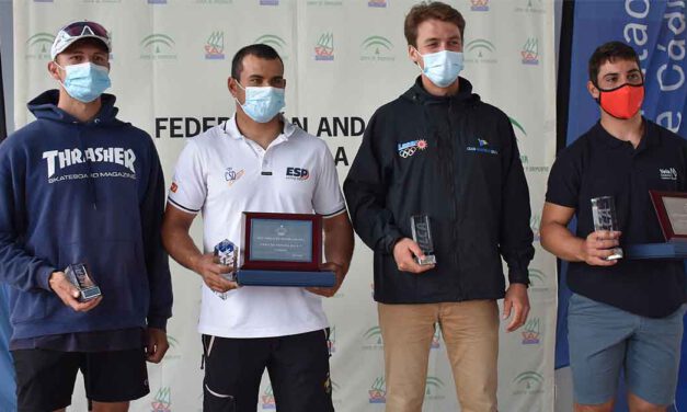 El canario Joel Rodríguez y el catalán Ricard Castellví levantan las Copas de España de ILCA 7