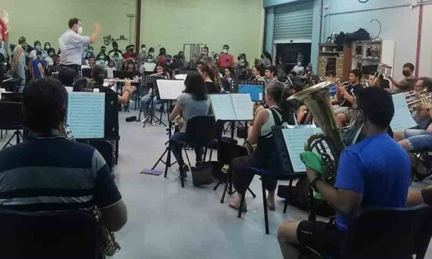 La Banda Maestro Dueñas y la coral La Salle ofrecen esta noche un concierto gratuito de música de cine
