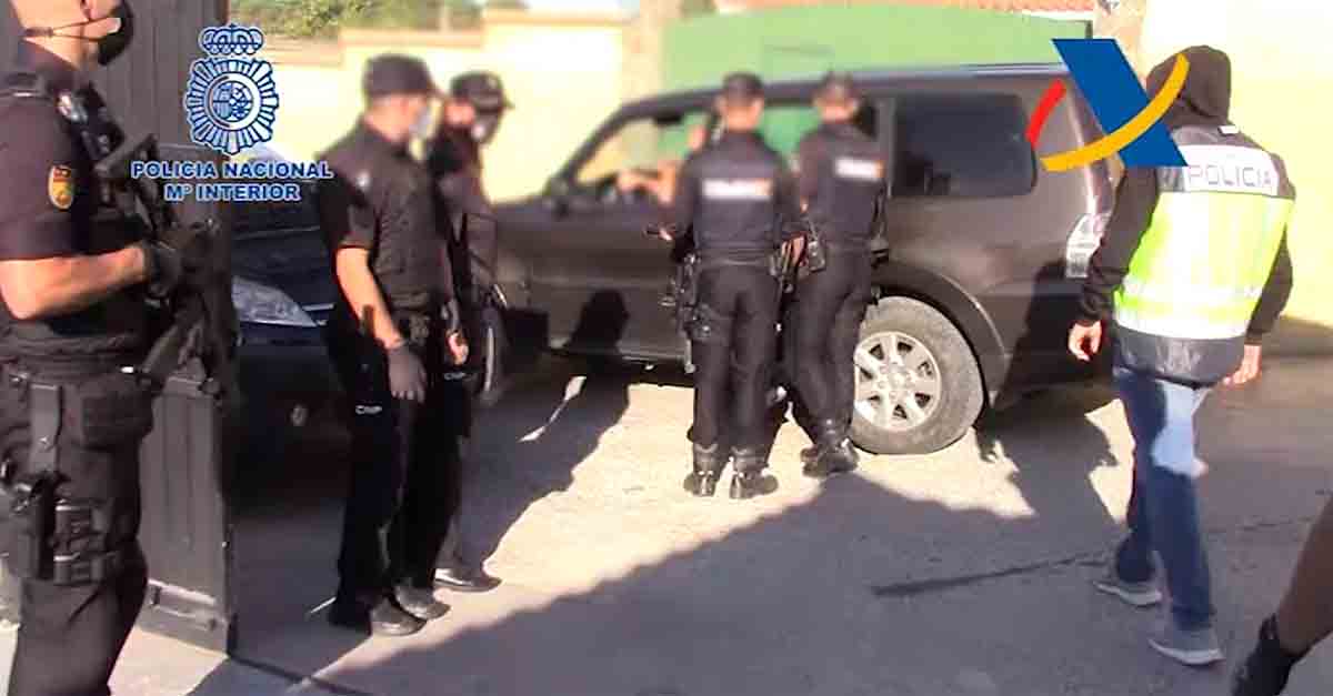 Desarticulada una de las organizaciones criminales más activas en la introducción de hachís por la bahía de Cádiz