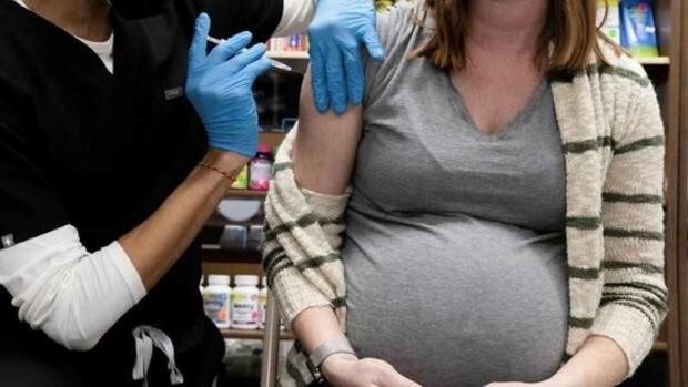 El SAS llamará a las embarazadas para que se vacunen contra el Covid-19