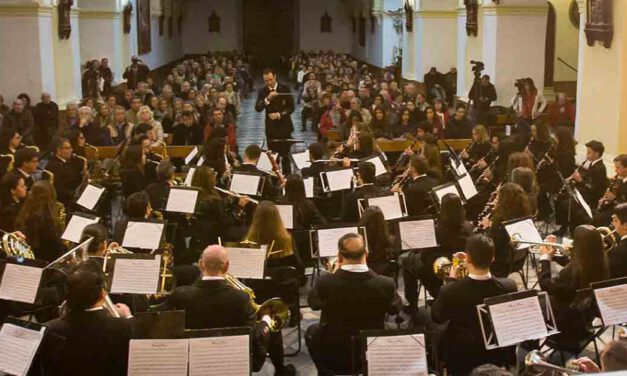 Juventud pone en marcha por vez primera un concierto de la Banda de Música Maestro Dueñas