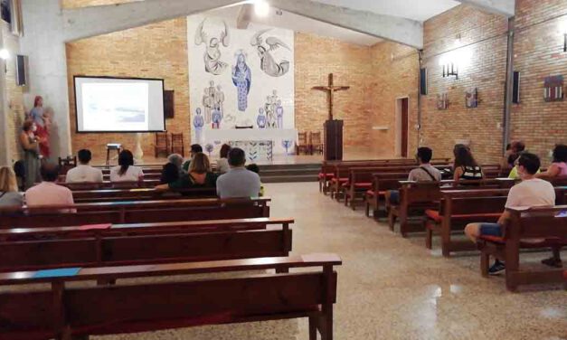 Un total de 80 personas disfrutan de las visitas guiadas al Poblado de Doña Blanca