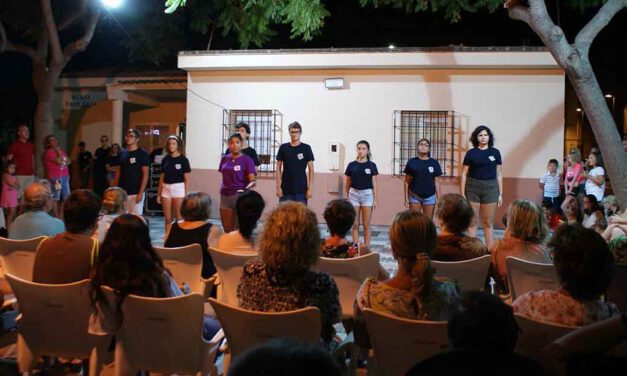 El teatro aficionado y de calle ocupa su espacio en el Festival de Comedias