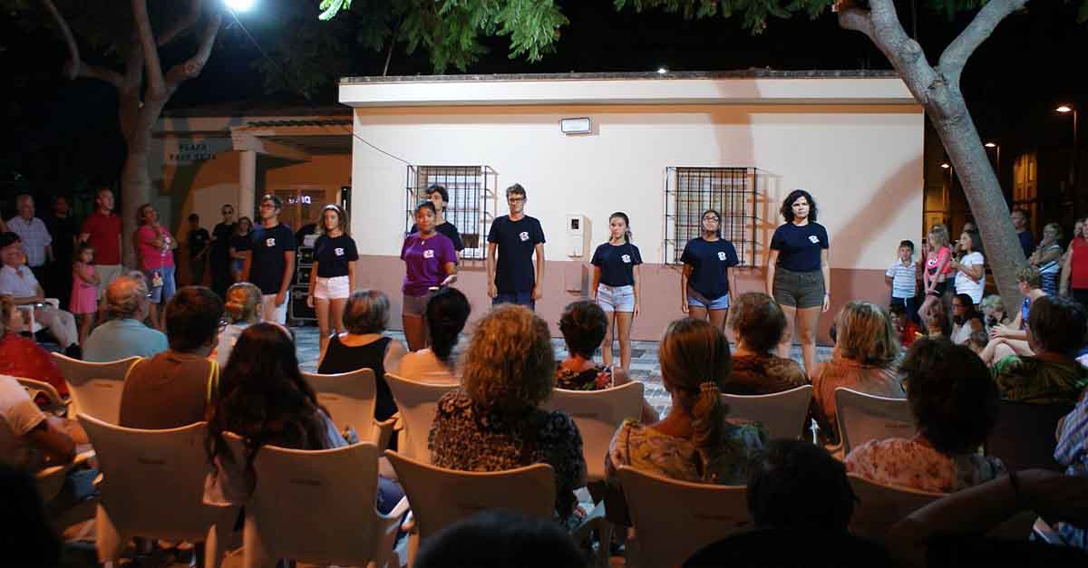 El teatro aficionado y de calle ocupa su espacio en el Festival de Comedias