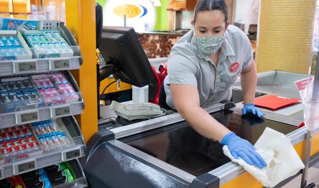 Las ventas del comercio minorista registran en agosto un leve aumento del 0,8%