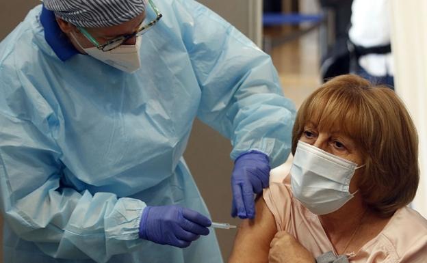 Baja la tasa a 72,9, 528 nuevos casos y cinco muertes en 48 horas