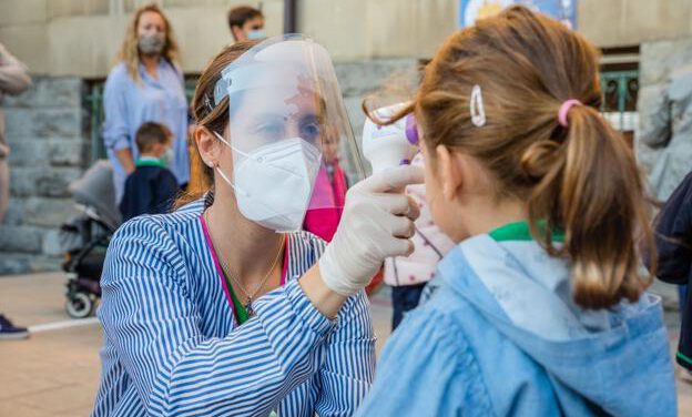 "Lógica" la decisión de no hacer cuarentena para vacunados con pauta completa en colegios