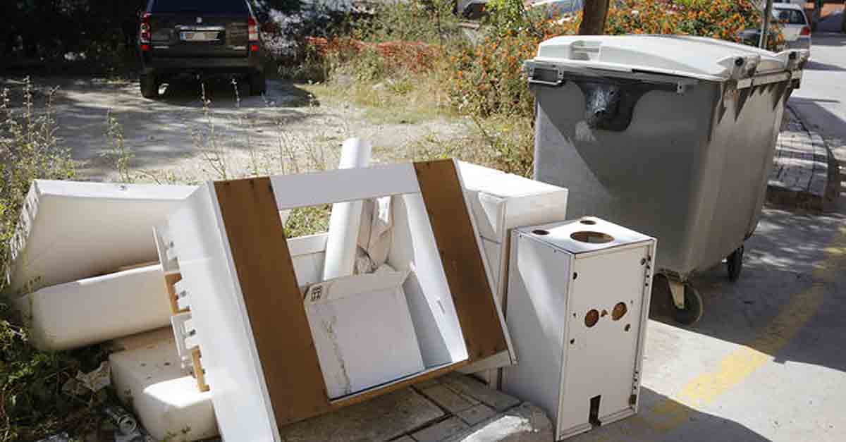 Restablecido el servicio municipal de recogida de muebles y enseres