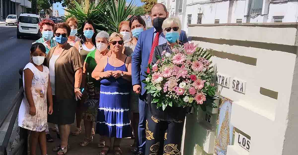 Ofrenda Floral a la Virgen en la Barriada de Los Milagros