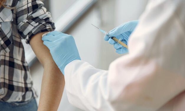 Andalucía exime de pago la vacuna de la meningitis B
