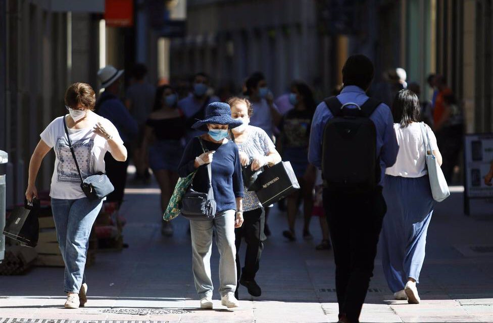 Andalucía mantiene su incidencia en 33,9 puntos y suma 261 contagios y dos muertes