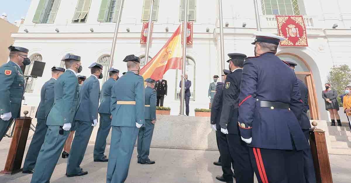 El Puerto se suma a la izada de bandera nacional por el 12 de octubre