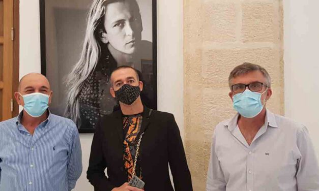 Inaugurada la exposición “Juan Carrero ‘Costus’, Pintura Naif”