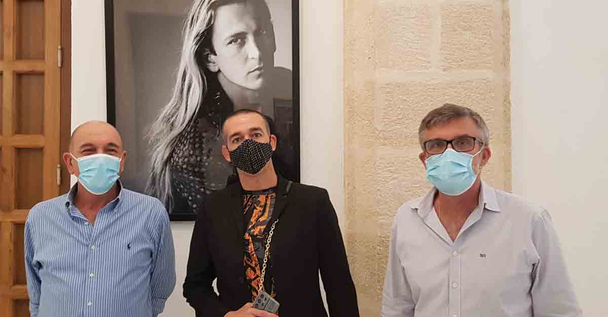 Inaugurada la exposición “Juan Carrero ‘Costus’, Pintura Naif”