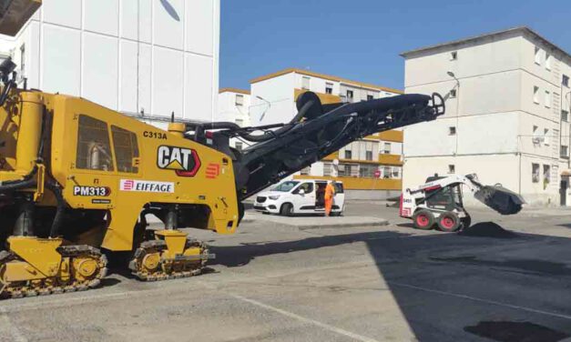 Mantenimiento Urbano inicia el asfaltado de cuatro calles de la Barriada de Los Pescadores
