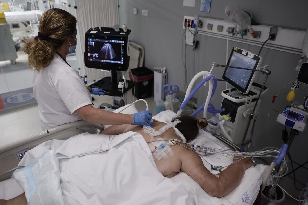 Averiguan la razón por la que algunos casos de Covid son más graves que otros
