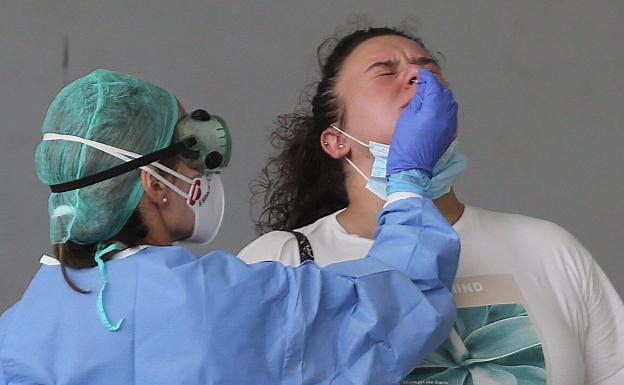 Más de la mitad de los andaluces, en municipios con tasa Covid-19 superior al riesgo medio