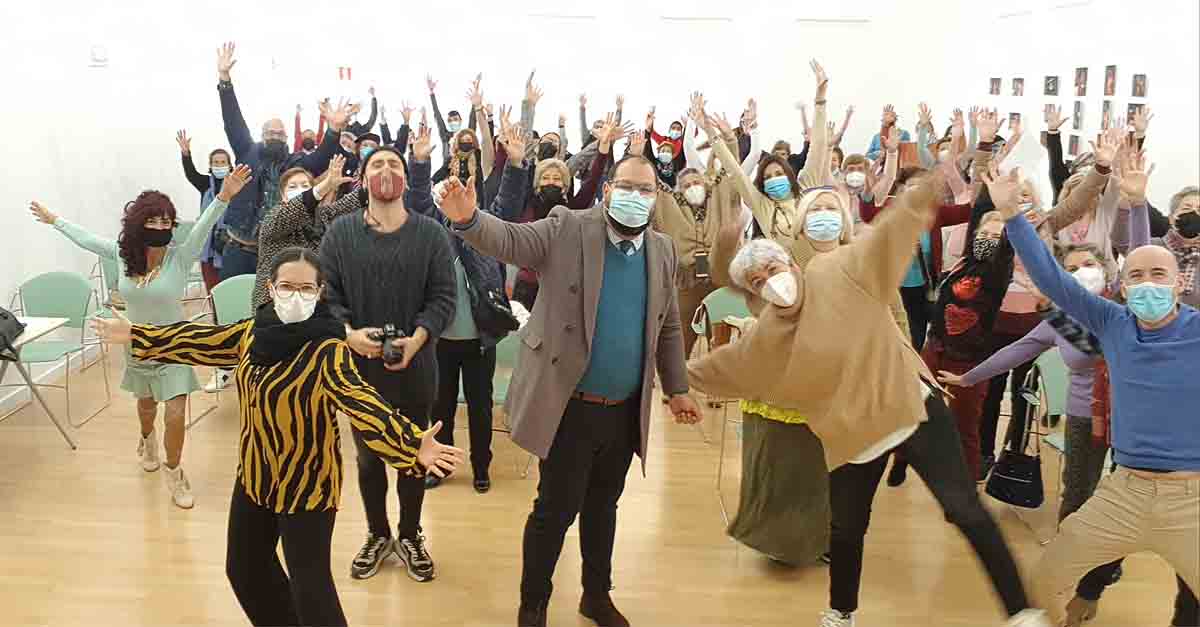 Una original exposición fotográfica pone el broche de oro a los Talleres de Teatro de Barrio 2021