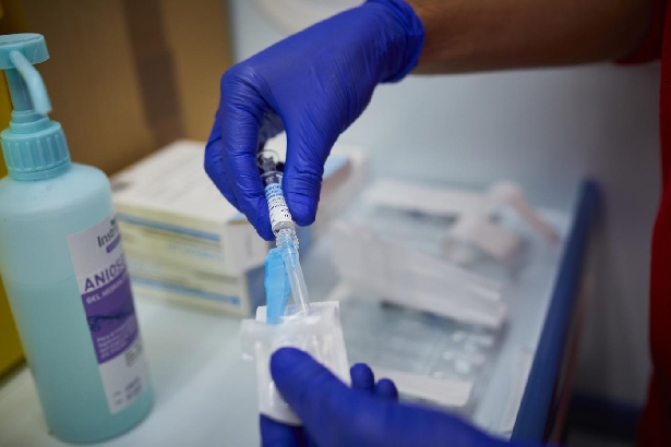 La Agencia de Medicamentos ya no informará más de casos de miocarditis por las vacunas
