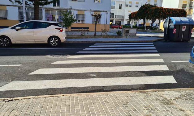 Curro Martínez continúa de chapuza en chapuza, de nuevo con los pasos de peatones