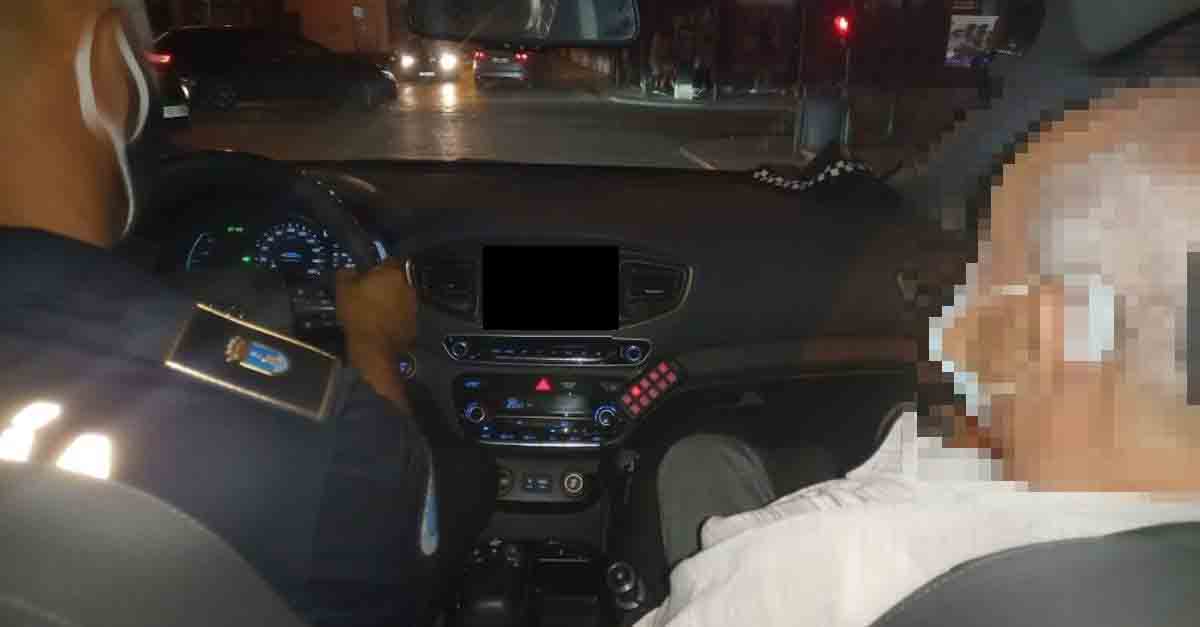 La Policía Local traslada a su domicilio a una persona de 72 años que se había desorientado