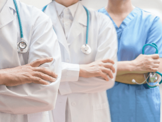 El informe del Colegio de Médicos cifra en 650 el déficit anual de plazas MIR