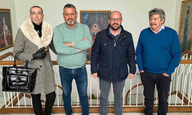 El Puerto homenajea a la familia Fernández Sanjuán, con la inauguración del busto de Pepe el del Vapor