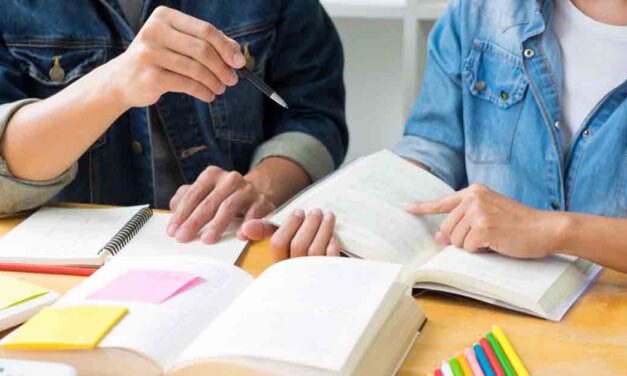 El Centro Cívico acoge una charla informativa sobre la importancia de certificar el nivel de Inglés