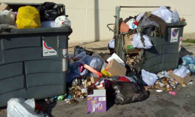 Sexto día de huelga de basuras en El Puerto y nuevos actos vandálicos