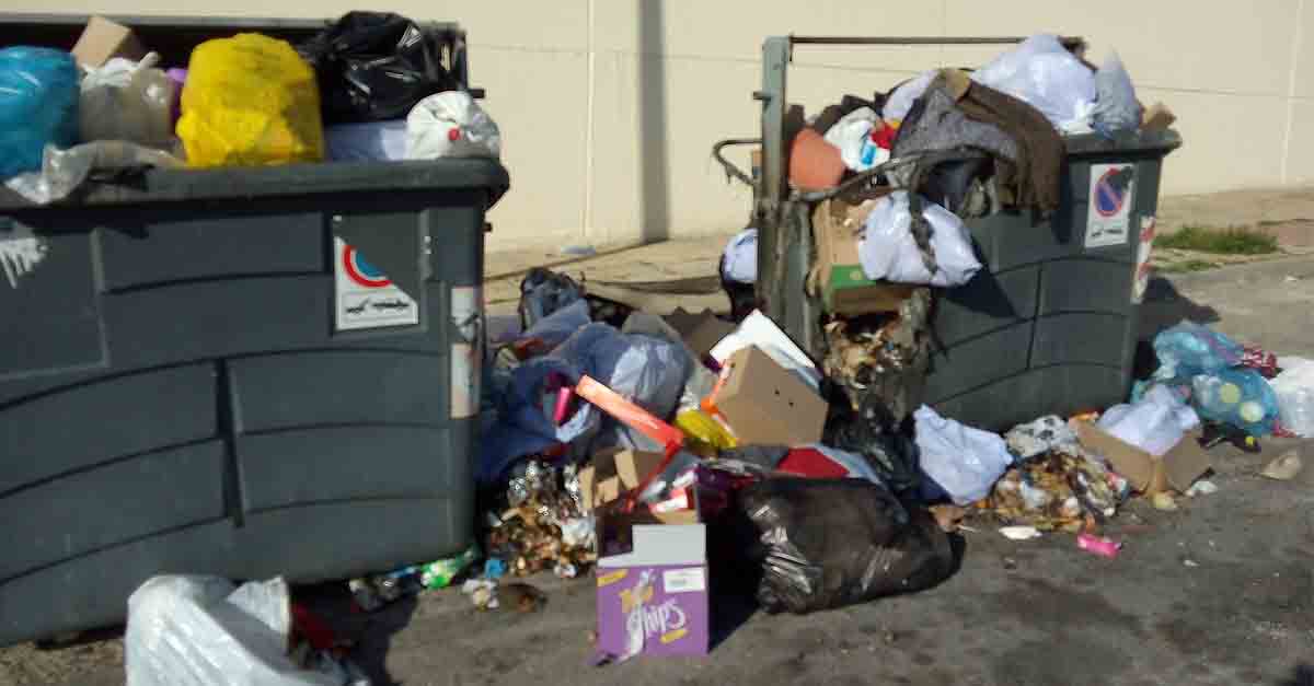 Sexto día de huelga de basuras en El Puerto y nuevos actos vandálicos