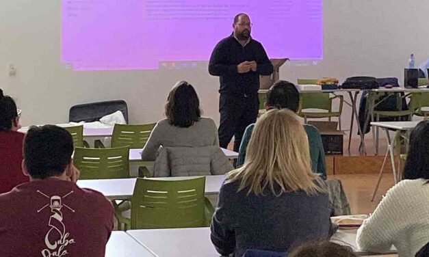 Inaugurado el curso "Cuidando de los cuidadores- Auxiliar de Ayuda a Domicilio"