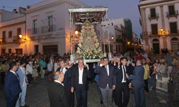 La Virgen del Rocío, el Sagrado Corazón de Jesús y el Corpus de San Joaquín, en procesión en El Puerto