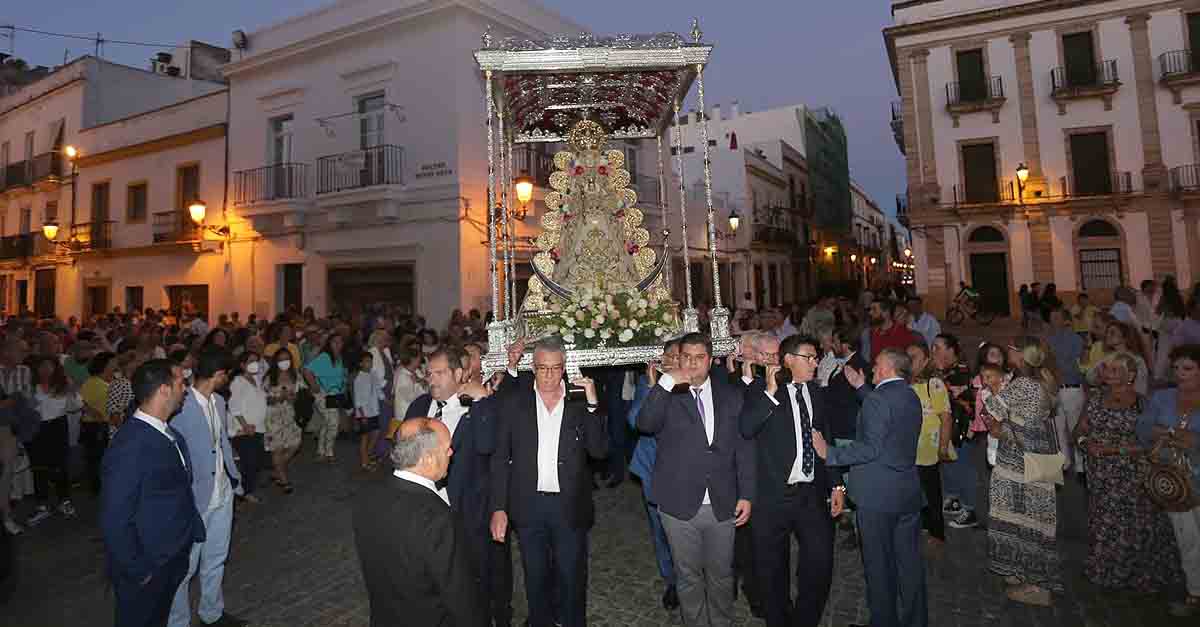 La Virgen del Rocío, el Sagrado Corazón de Jesús y el Corpus de San Joaquín, en procesión en El Puerto